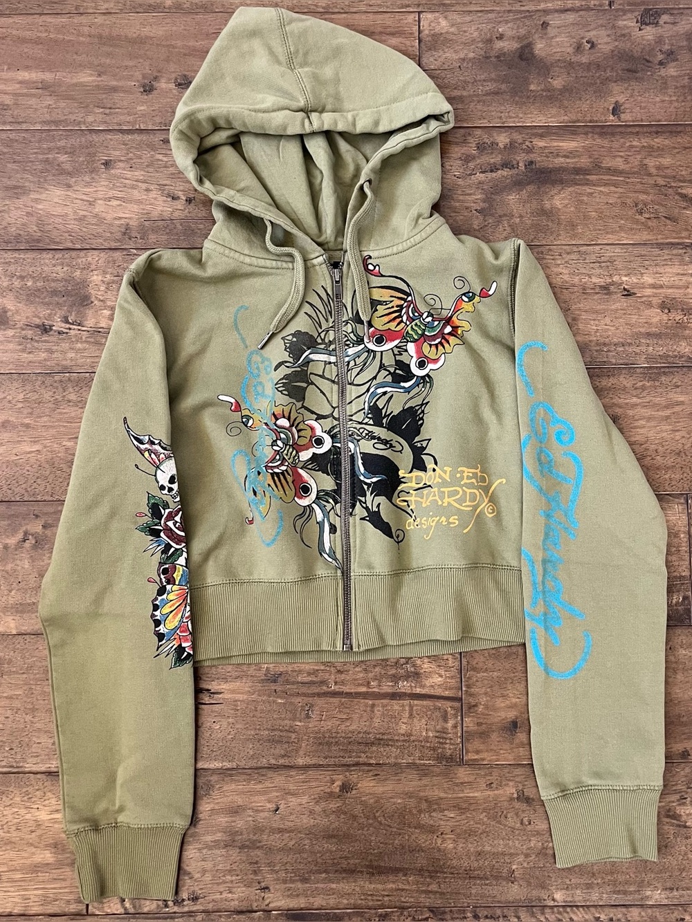 Vintage Woman’s Y2K Ed Hardy Short Hoodie Zip Up #Y2K #Edhardy #Baggy